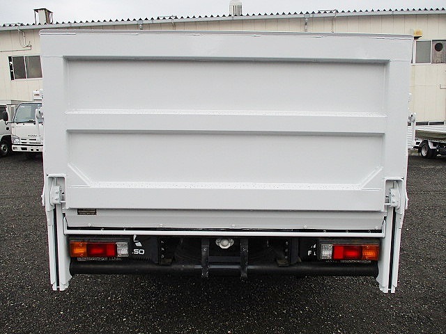 三菱ふそうキャンターダブルキャブ（Wキャブ）小型（2t・3t）[写真05]