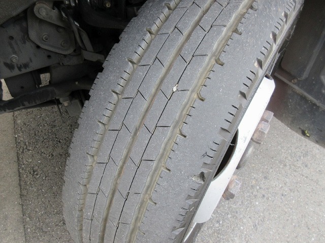 日野デュトロアルミバン小型（2t・3t）[写真15]