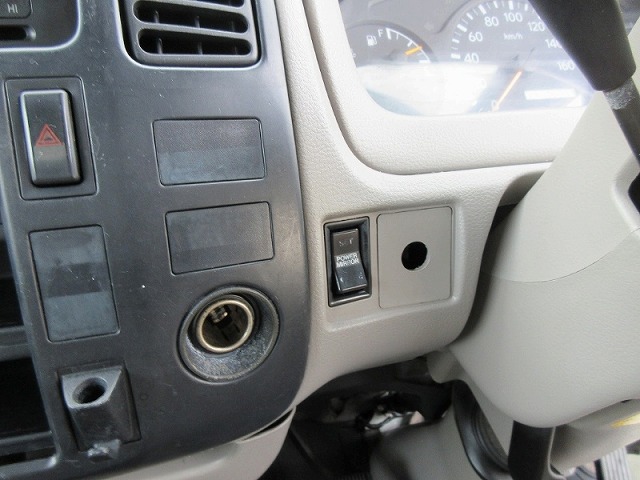 日野デュトロアルミバン小型（2t・3t）[写真25]