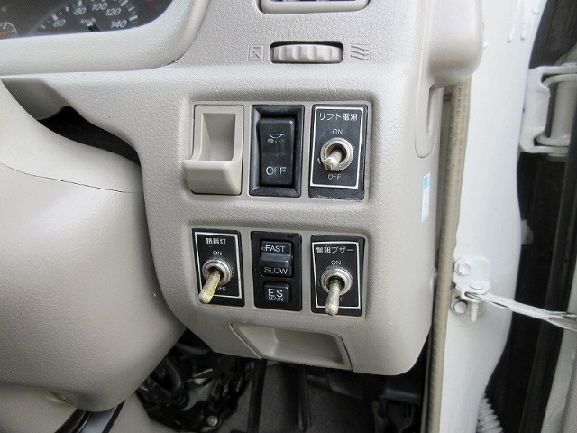 日野デュトロアルミバン小型（2t・3t）[写真26]