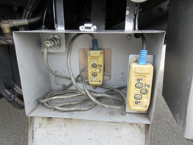 日野デュトロアルミバン小型（2t・3t）[写真08]