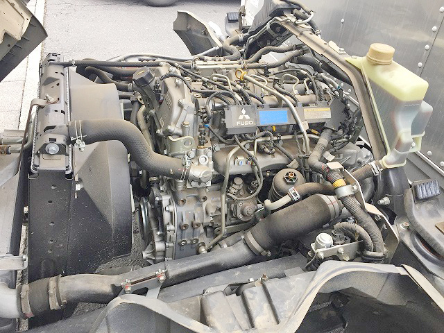 三菱ふそうキャンターアルミバン小型（2t・3t）[写真13]