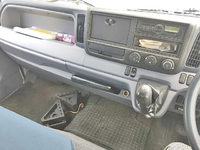 三菱ふそうキャンターアルミバン小型（2t・3t）[写真19]