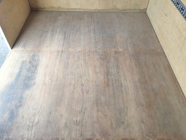 三菱ふそうキャンターアルミバン小型（2t・3t）[写真05]