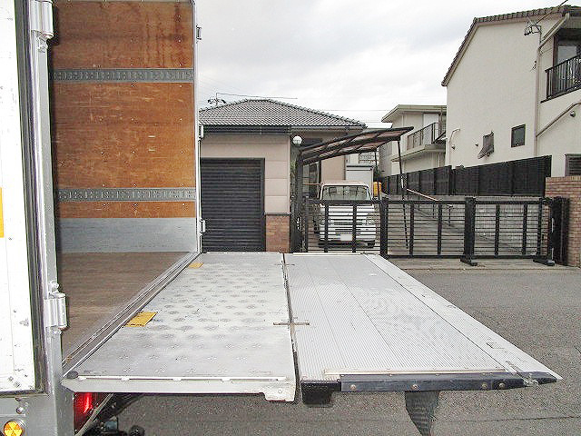 三菱ふそうファイターアルミバン中型（4t）[写真16]