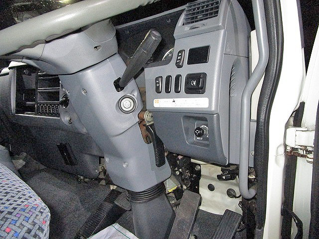 三菱ふそうファイターアルミバン中型（4t）[写真30]