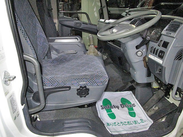 三菱ふそうファイターアルミバン中型（4t）[写真31]
