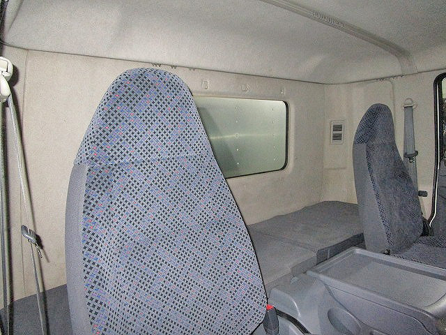 三菱ふそうファイターアルミバン中型（4t）[写真35]