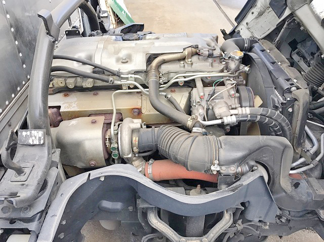 三菱ふそうキャンターアルミバン小型（2t・3t）[写真12]