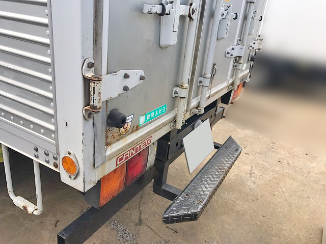 三菱ふそうキャンターアルミバン小型（2t・3t）[写真06]