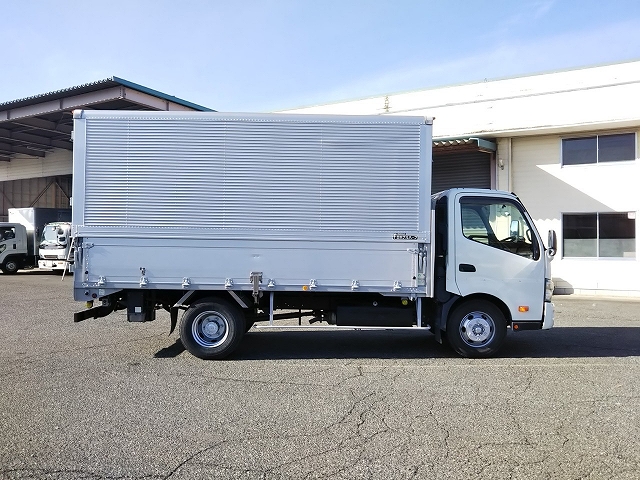 日野デュトロアルミウイング小型（2t・3t）[写真07]