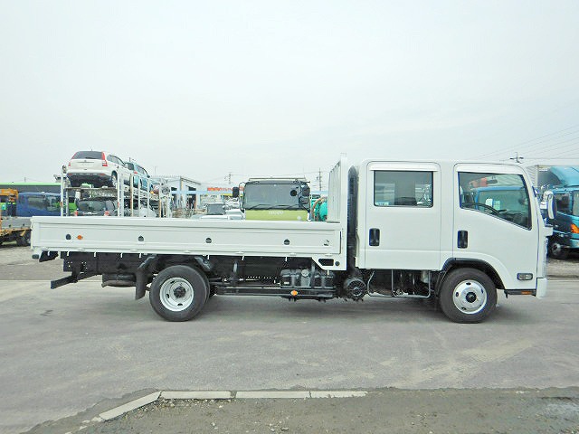 いすゞエルフダブルキャブ（Wキャブ）小型（2t・3t）[写真05]