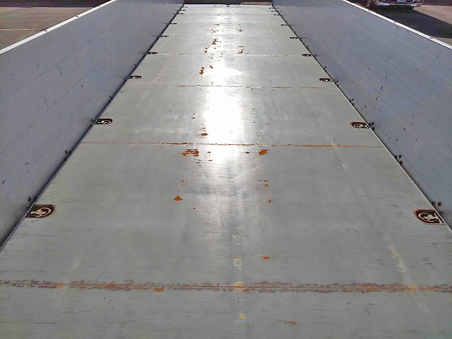 いすゞギガアルミブロック大型（10t）[写真10]