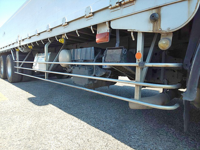 いすゞギガアルミブロック大型（10t）[写真13]