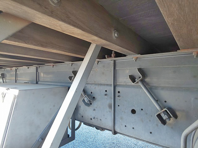 いすゞギガアルミブロック大型（10t）[写真17]