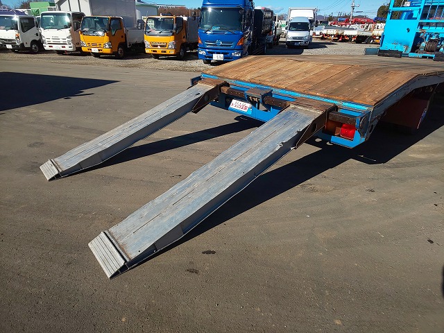 UDトラックスコンドル回送車中型（4t）[写真16]