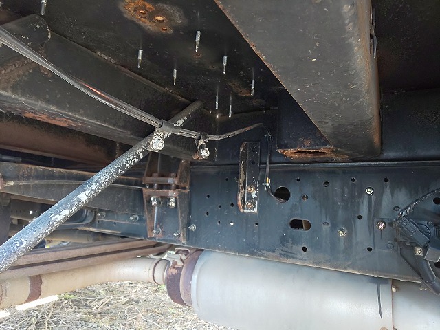 UDトラックスコンドル回送車中型（4t）[写真24]