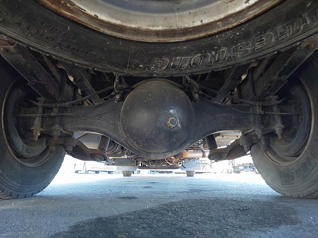 UDトラックスコンドル回送車中型（4t）[写真26]