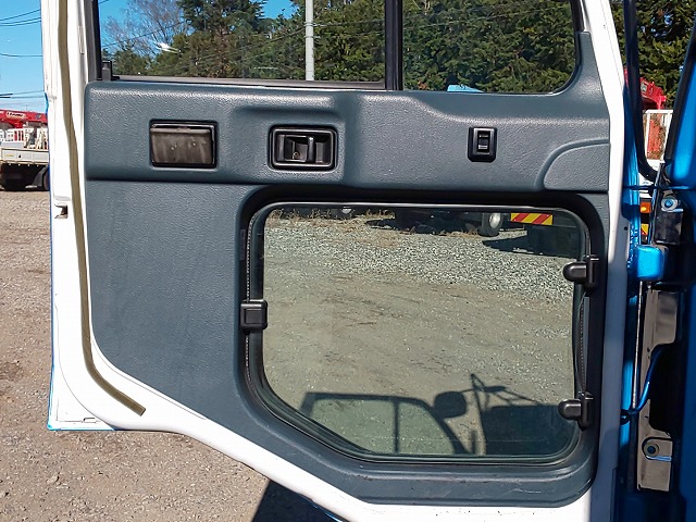 UDトラックスコンドル回送車中型（4t）[写真29]