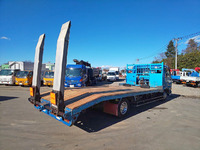 UDトラックスコンドル回送車中型（4t）[写真02]