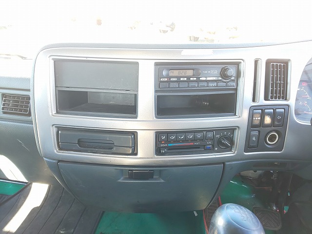 UDトラックスコンドル回送車中型（4t）[写真39]