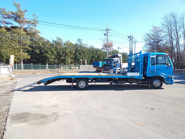 UDトラックスコンドル回送車中型（4t）[写真08]