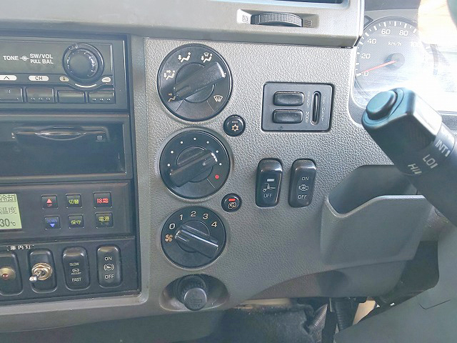 三菱ふそうファイター冷凍車（冷蔵車）中型（4t）[写真38]