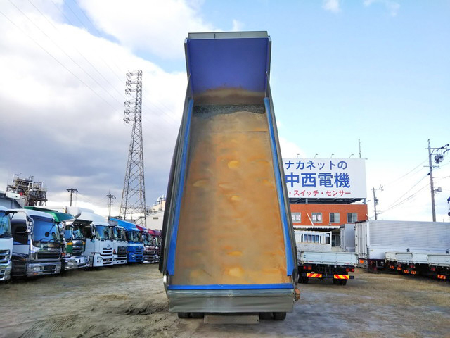 三菱ふそうスーパーグレートダンプ大型（10t）[写真11]