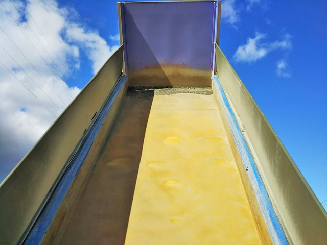 三菱ふそうスーパーグレートダンプ大型（10t）[写真12]