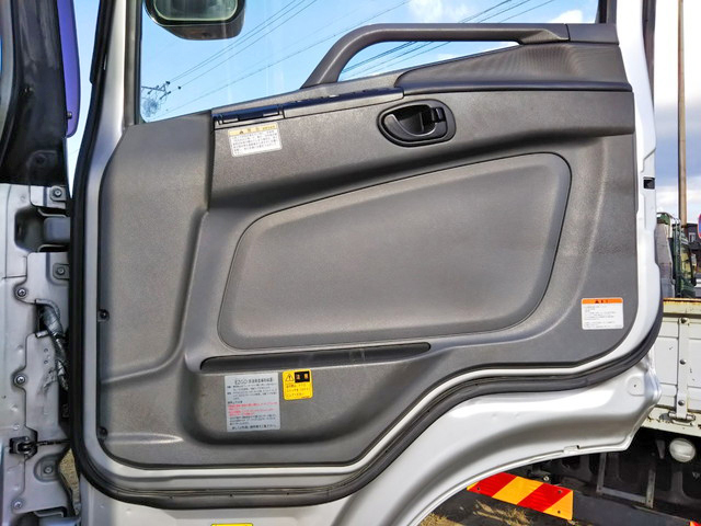 三菱ふそうスーパーグレートダンプ大型（10t）[写真28]
