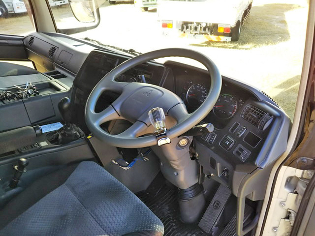 三菱ふそうスーパーグレートダンプ大型（10t）[写真30]