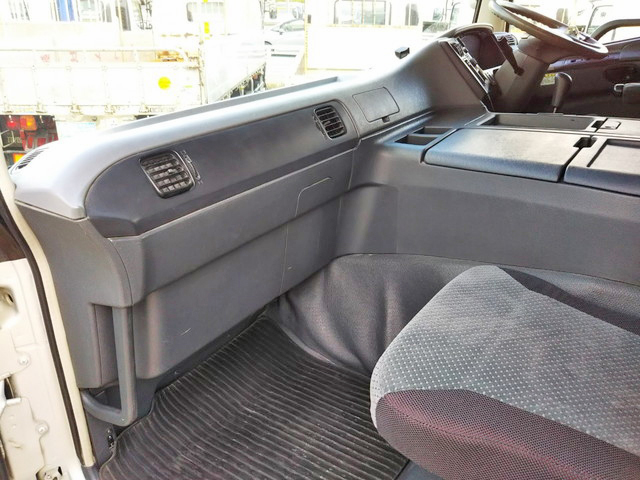 三菱ふそうスーパーグレートダンプ大型（10t）[写真32]