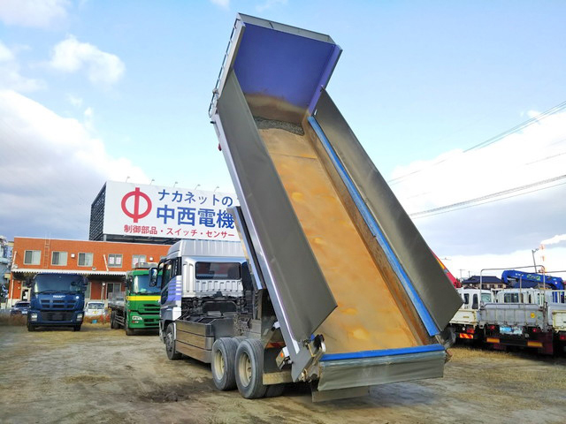 三菱ふそうスーパーグレートダンプ大型（10t）[写真07]