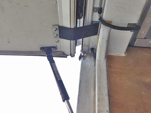 トヨタダイナアルミバン小型（2t・3t）[写真09]