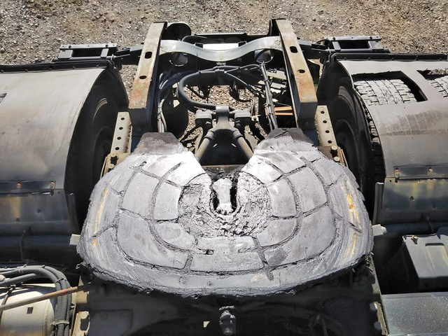 日野プロフィアトレーラーヘッド（トラクターヘッド）大型（10t）[写真12]