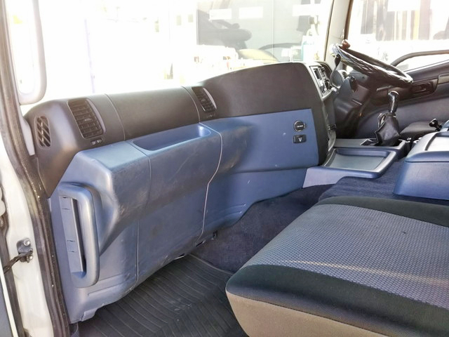 日野プロフィアトレーラーヘッド（トラクターヘッド）大型（10t）[写真30]