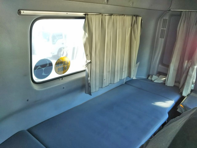 日野プロフィアトレーラーヘッド（トラクターヘッド）大型（10t）[写真31]