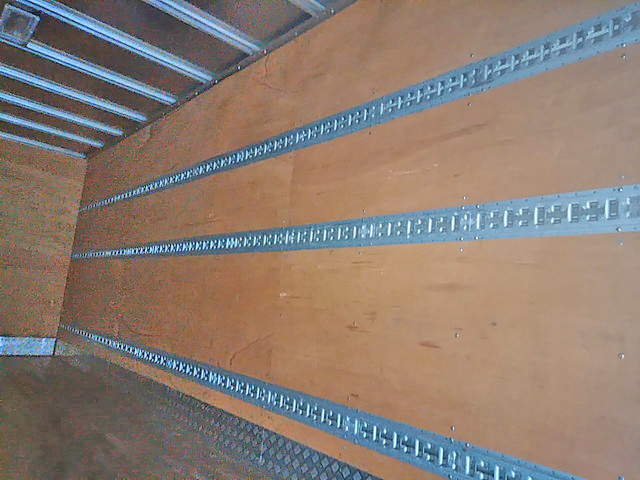 三菱ふそうファイターアルミバン中型（4t）[写真10]