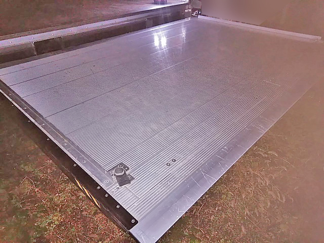 三菱ふそうファイターアルミバン中型（4t）[写真11]