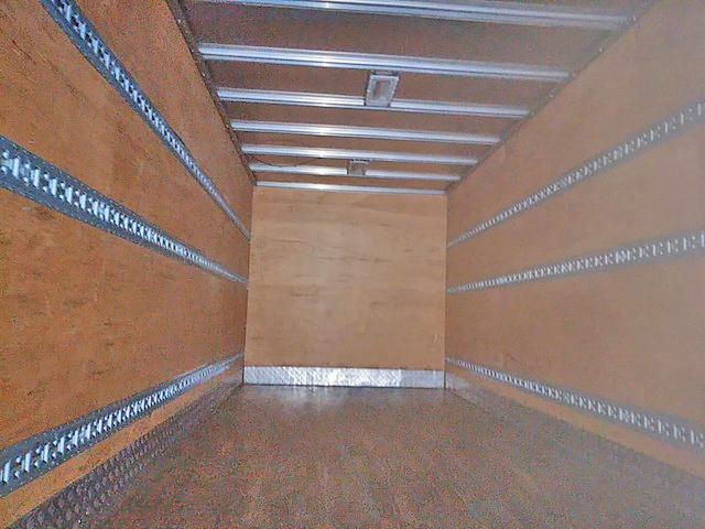 三菱ふそうファイターアルミバン中型（4t）[写真08]