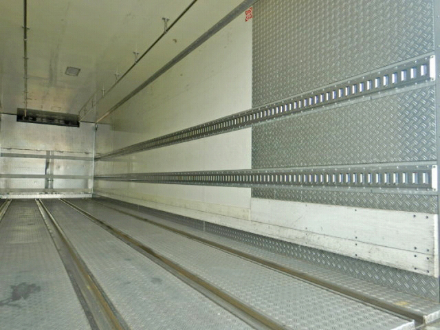 三菱ふそうスーパーグレート冷凍車（冷蔵車）大型（10t）[写真11]