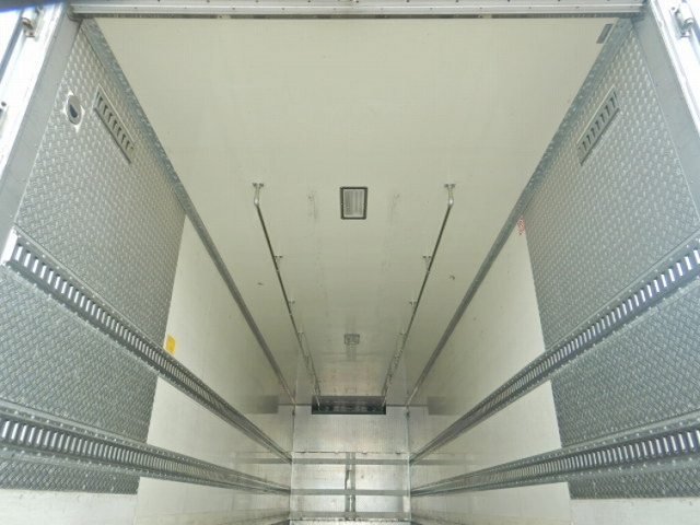 三菱ふそうスーパーグレート冷凍車（冷蔵車）大型（10t）[写真12]