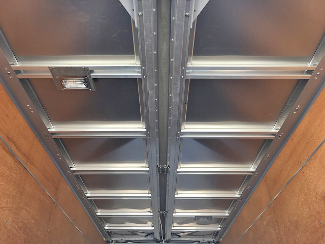 いすゞエルフアルミウイング小型（2t・3t）[写真15]