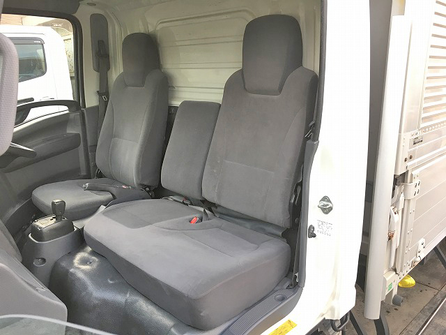 いすゞエルフアルミウイング小型（2t・3t）[写真34]