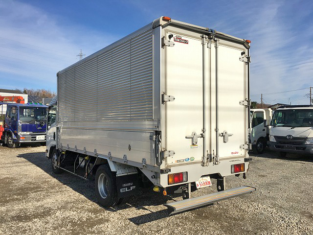 いすゞエルフアルミウイング小型（2t・3t）[写真04]