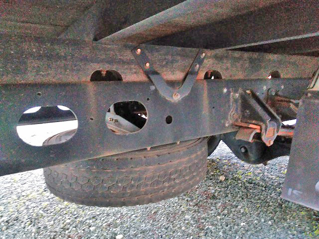 いすゞフォワード幌車中型（4t）[写真21]