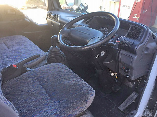 いすゞエルフ幌車小型（2t・3t）[写真33]