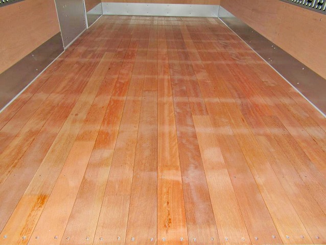 三菱ふそうキャンターアルミバン小型（2t・3t）[写真13]