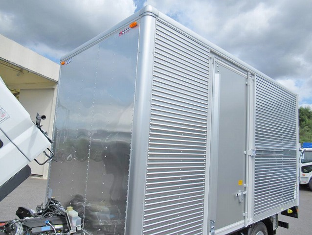 三菱ふそうキャンターアルミバン小型（2t・3t）[写真14]