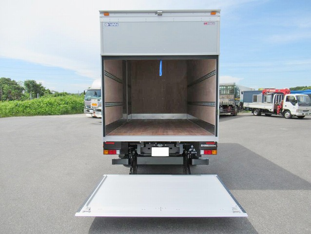 三菱ふそうキャンターアルミバン小型（2t・3t）[写真15]